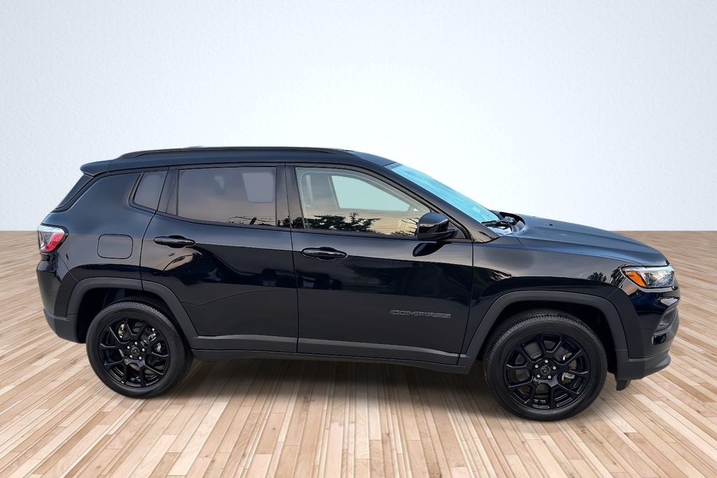 2025 Jeep Compass Latitude photo 4