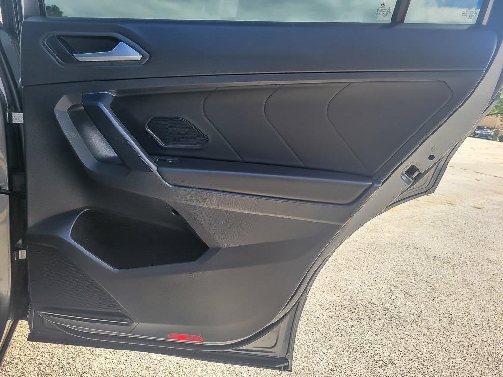 2021 Volkswagen Tiguan SEL Premium R-Line photo 14