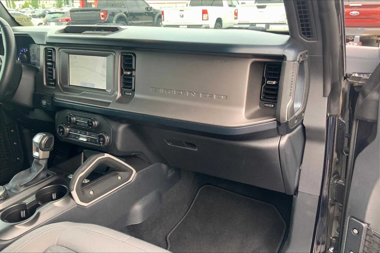 2021 Ford Bronco Outer Banks photo 16
