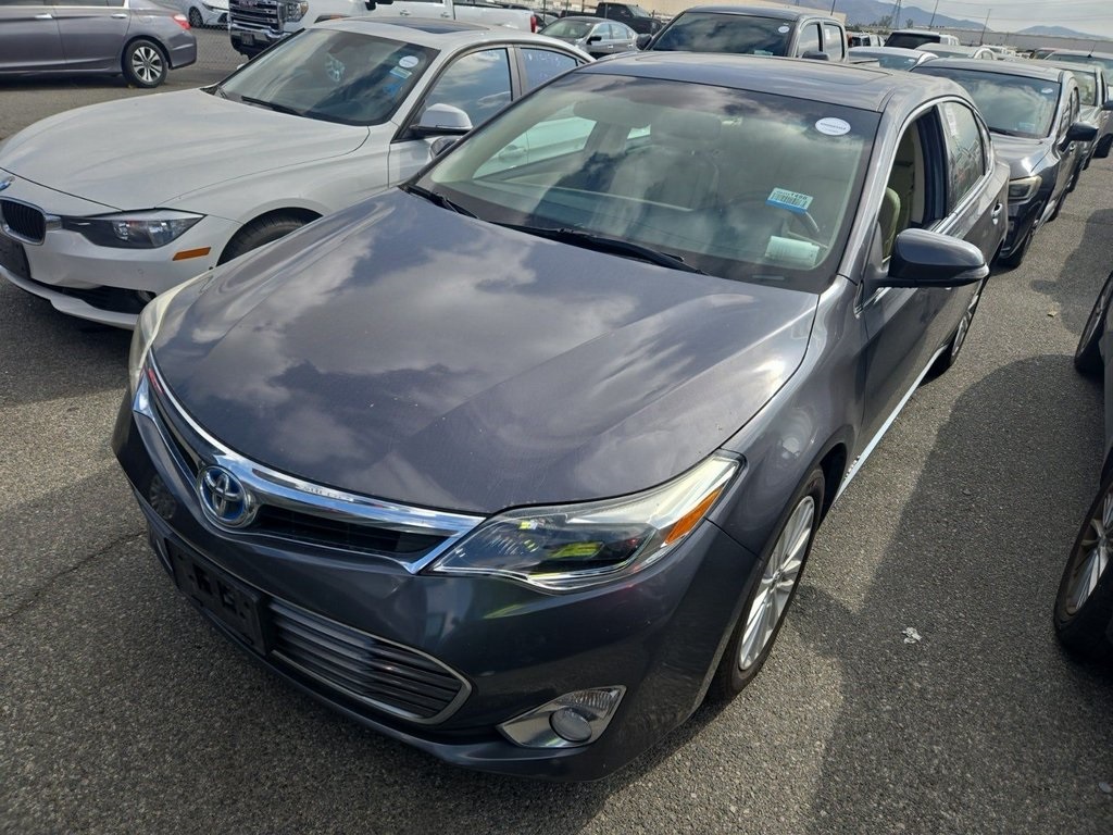 2014 Toyota Avalon Hybrid XLE Touring photo 2