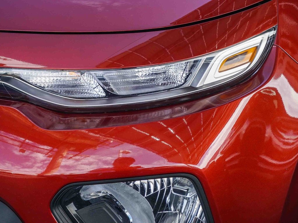 2022 Kia Soul LX photo 2