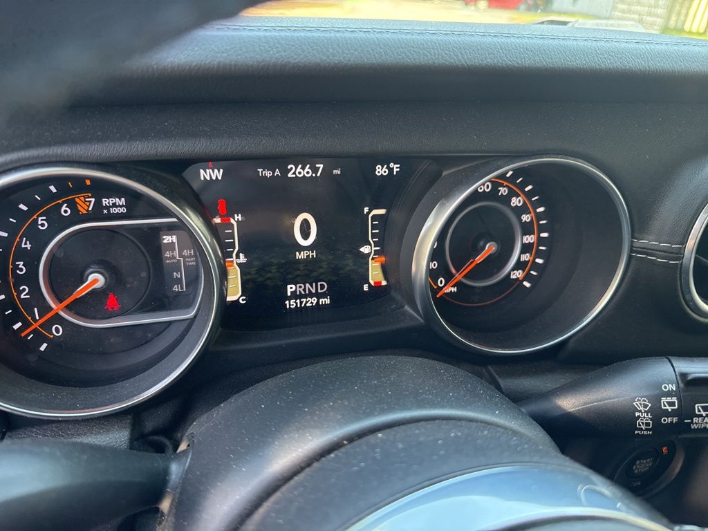 2018 Jeep Wrangler Unlimited Sahara photo 2