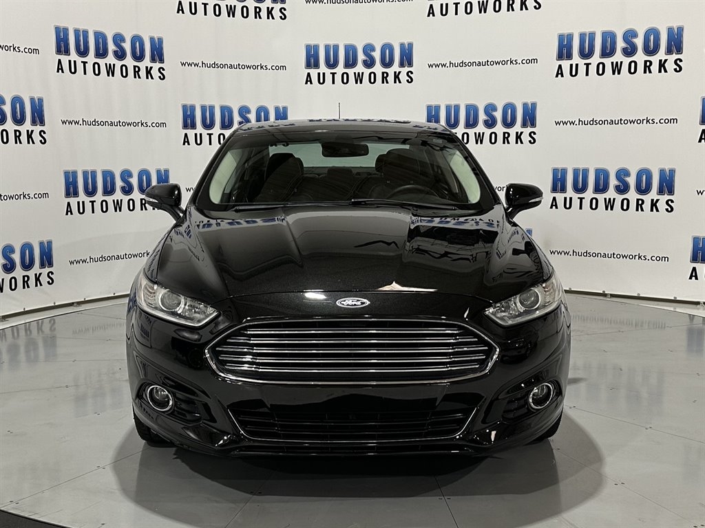 2014 Ford Fusion Titanium photo 2
