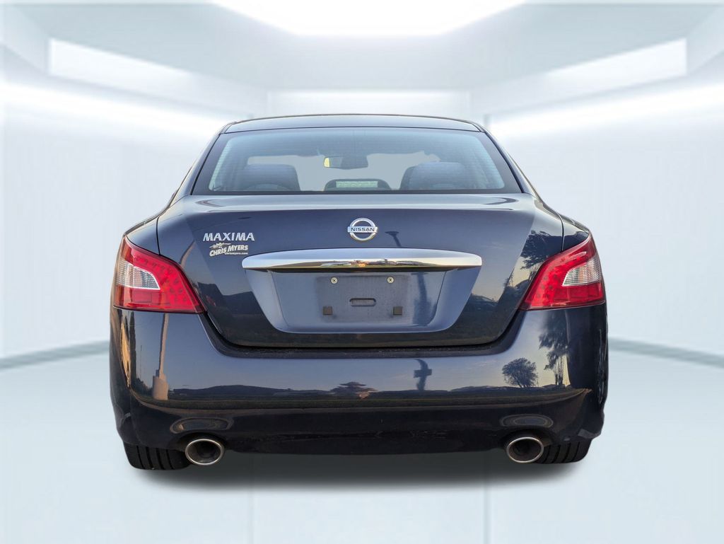 2011 Nissan Maxima S photo 2