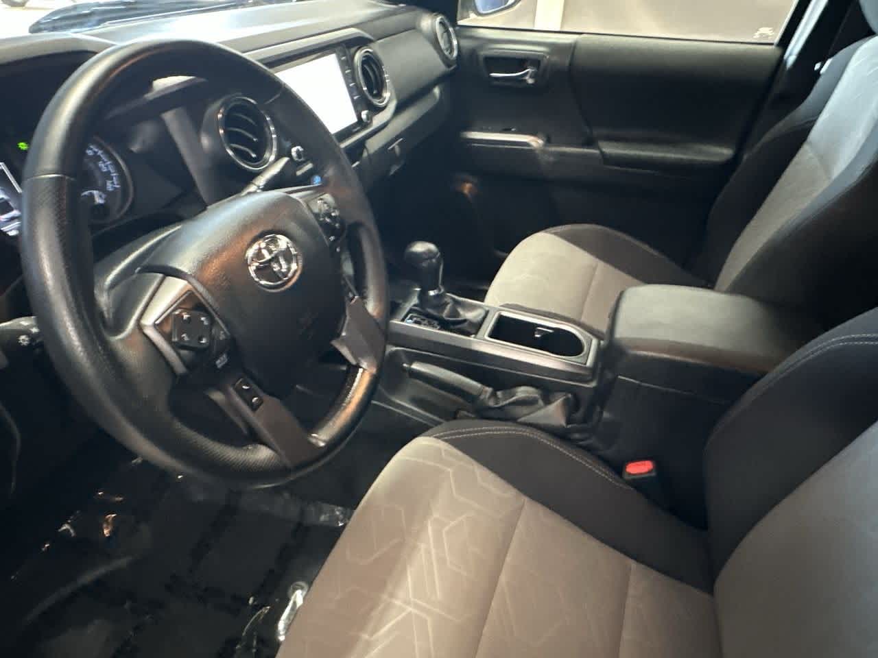 2023 Toyota Tacoma TRD photo 12