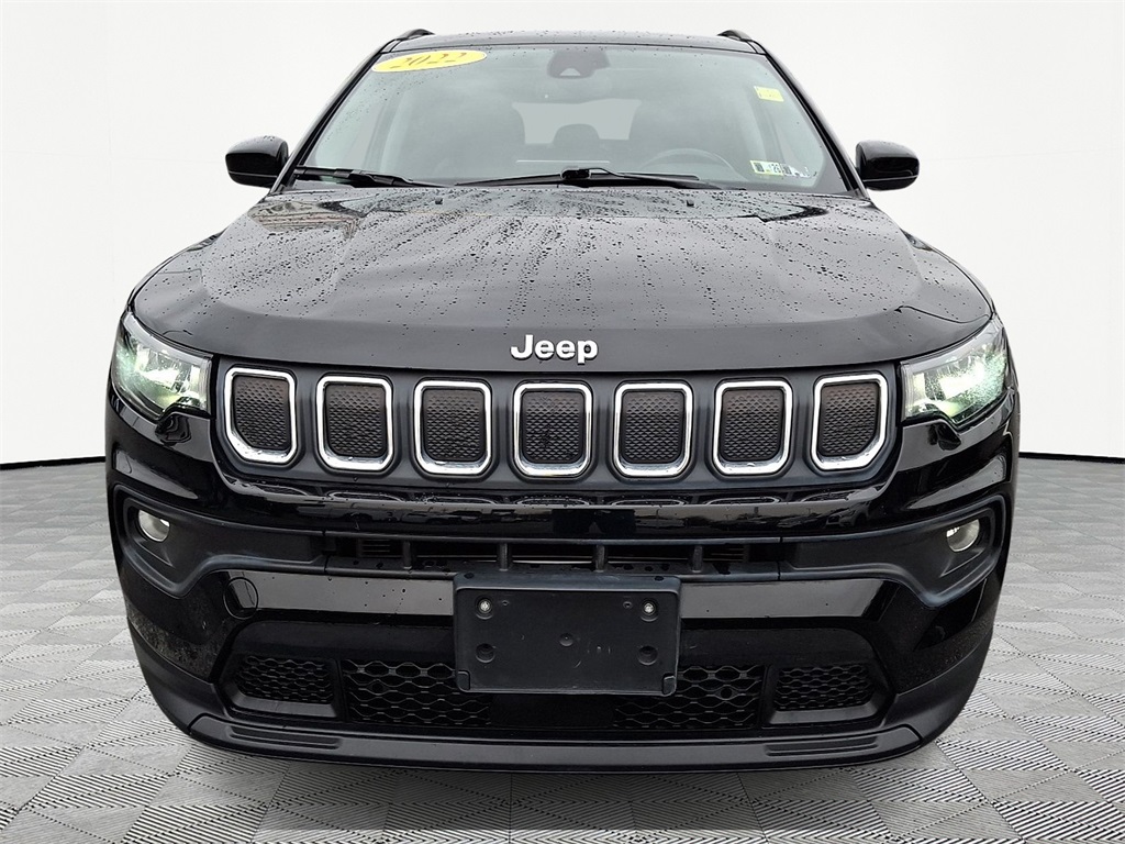 2022 Jeep Compass Latitude Lux photo 2