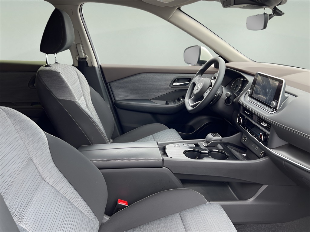 2023 Nissan Rogue SV photo 12