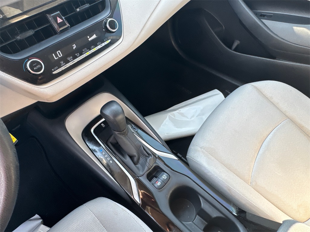 2021 Toyota Corolla LE photo 27