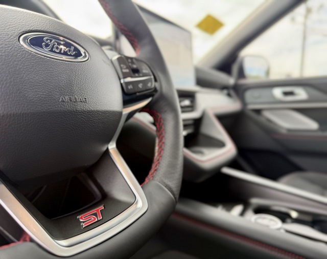 2025 Ford Explorer ST photo 13