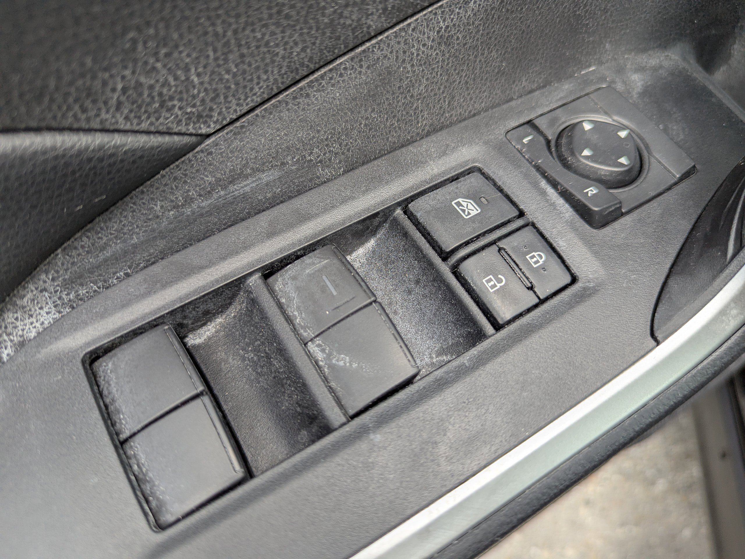 2021 Toyota RAV4 Hybrid XLE photo 9