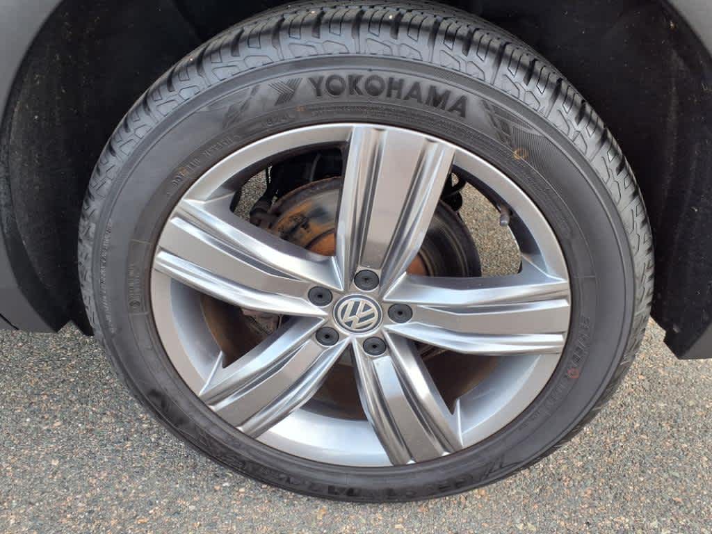 2019 Volkswagen Tiguan SEL Premium R-Line photo 6