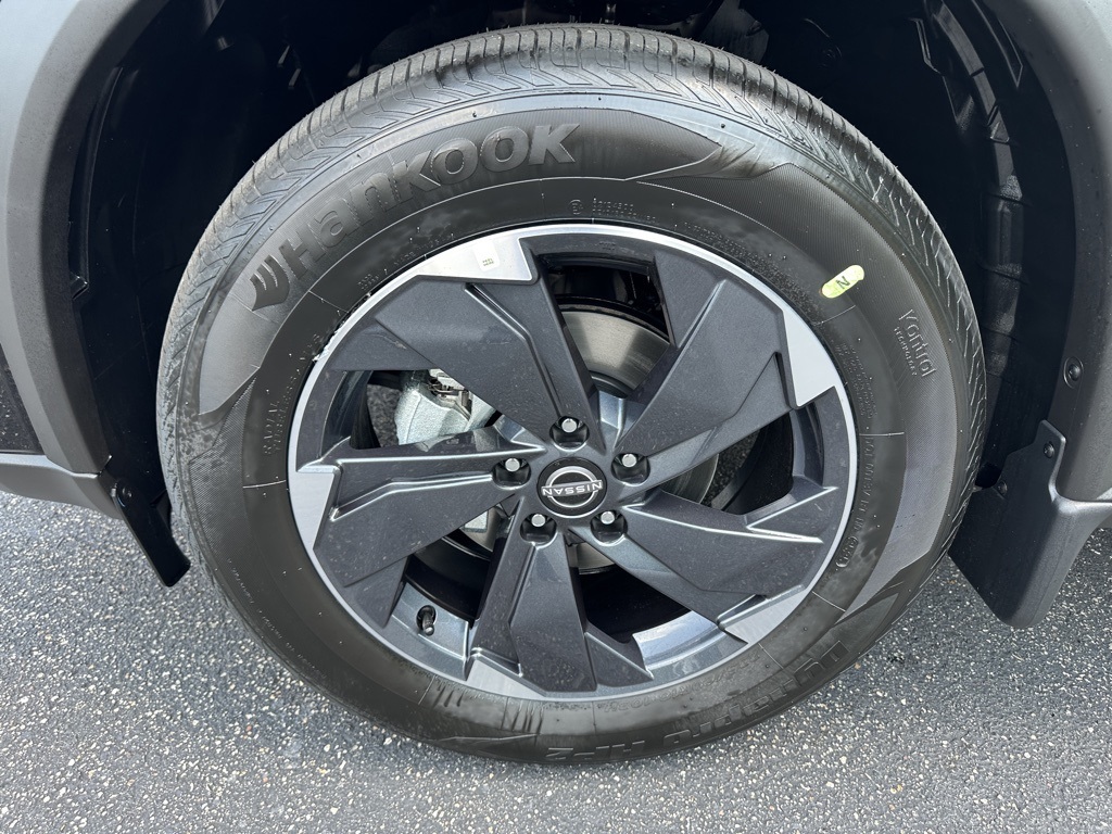 2026 Nissan Rogue SV photo 12