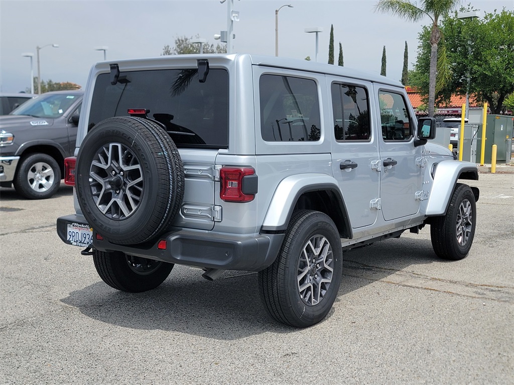 2024 Jeep Wrangler Sahara photo 4