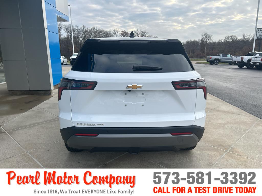 2026 Chevrolet Equinox LT photo 2