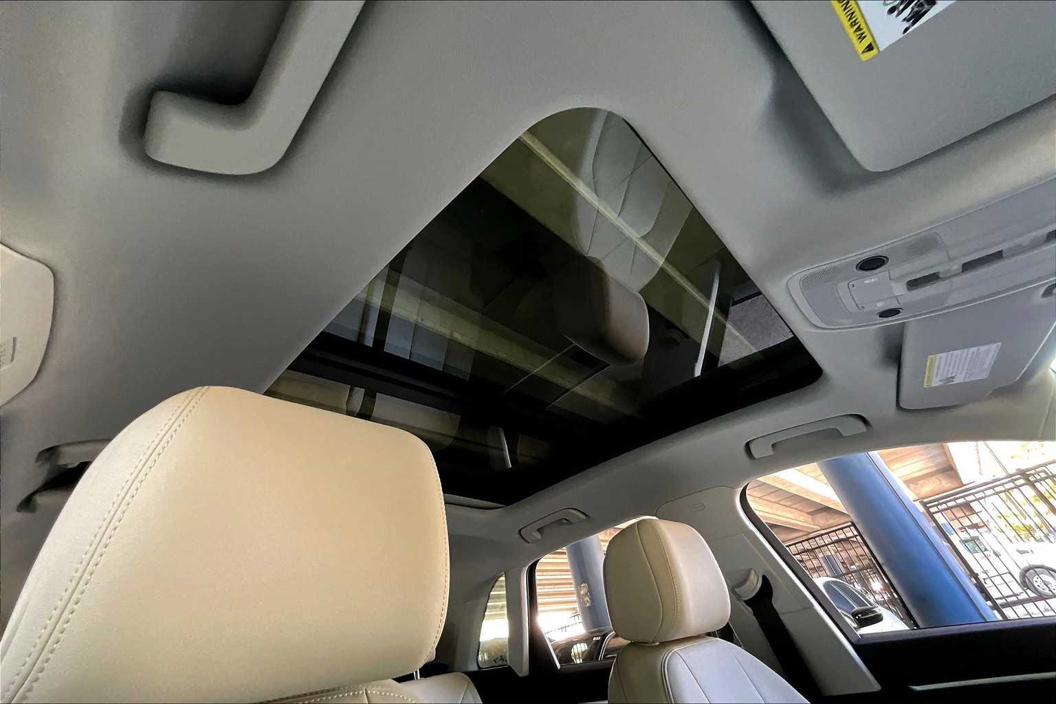 2020 Audi Q3 S line Premium Plus photo 12