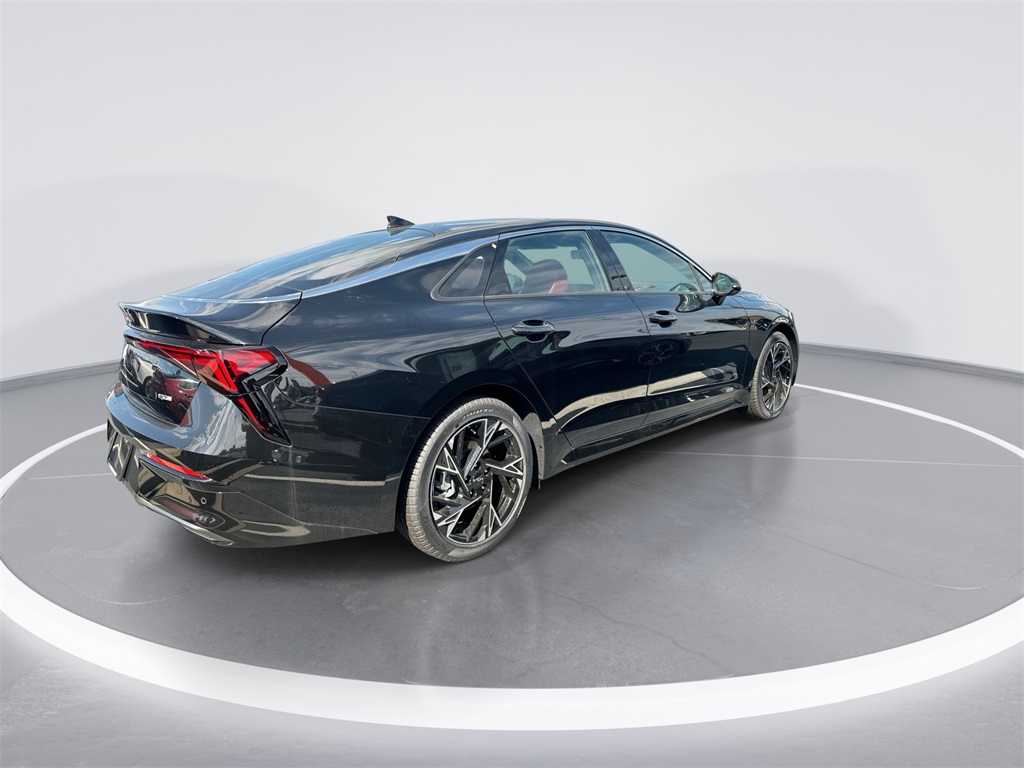 2026 Kia K5 GT-Line photo 8