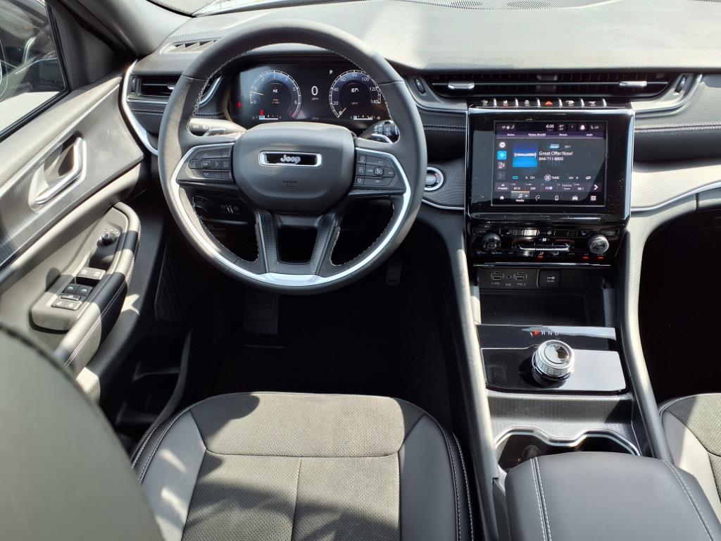 2025 Jeep Grand Cherokee Altitude X photo 3