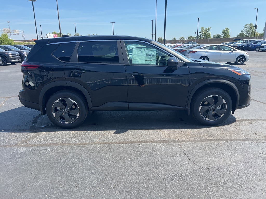 2026 Nissan Rogue SV photo 2