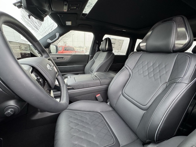 2025 Infiniti QX80 photo 7