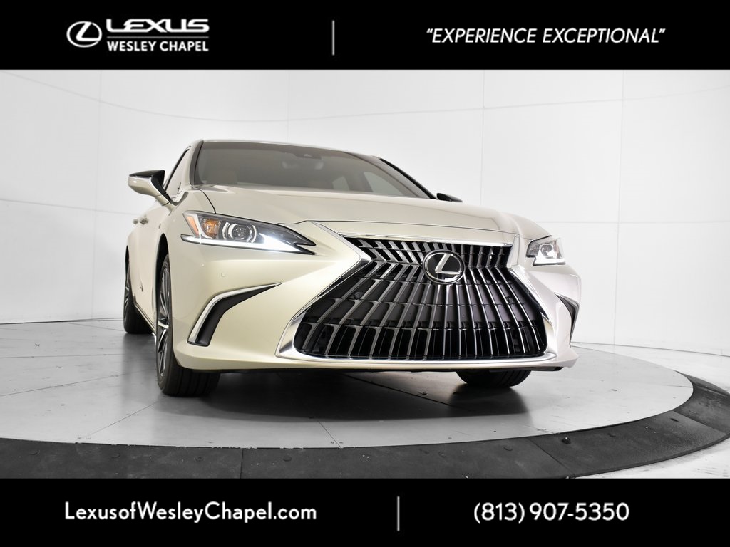 2025 Lexus ES 350's photo