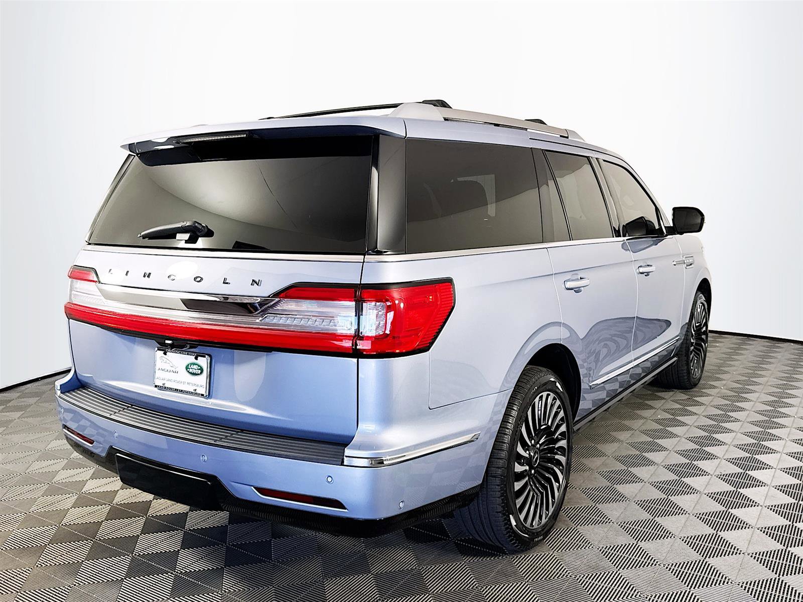 2019 Lincoln Navigator Black Label photo 2