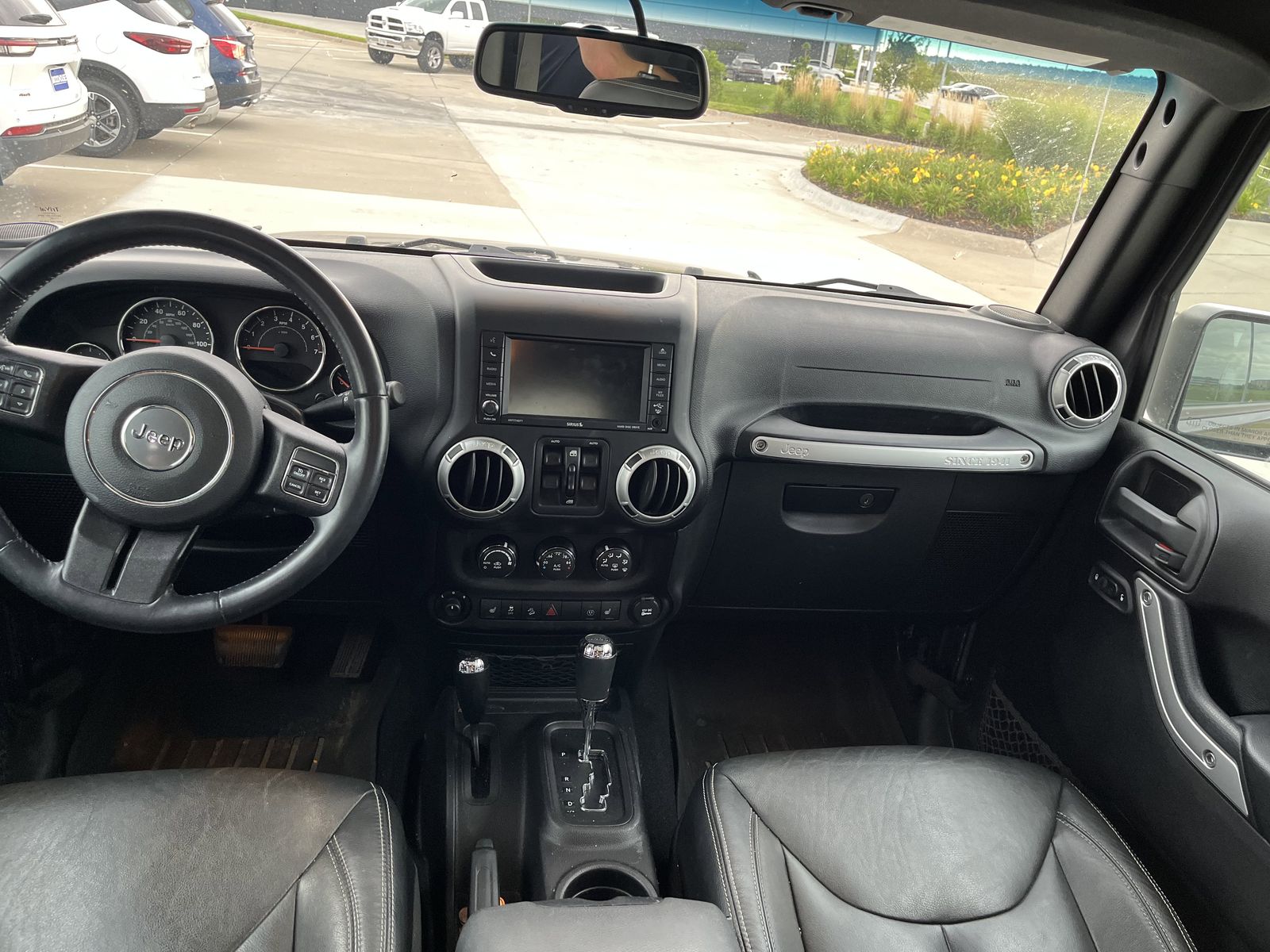 2016 Jeep Wrangler Unlimited Sahara photo 4