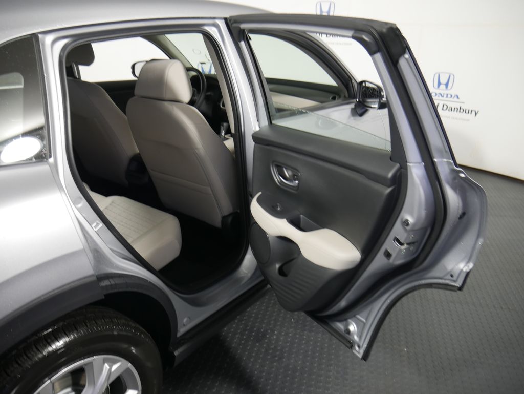 2026 Honda HR-V LX photo 8