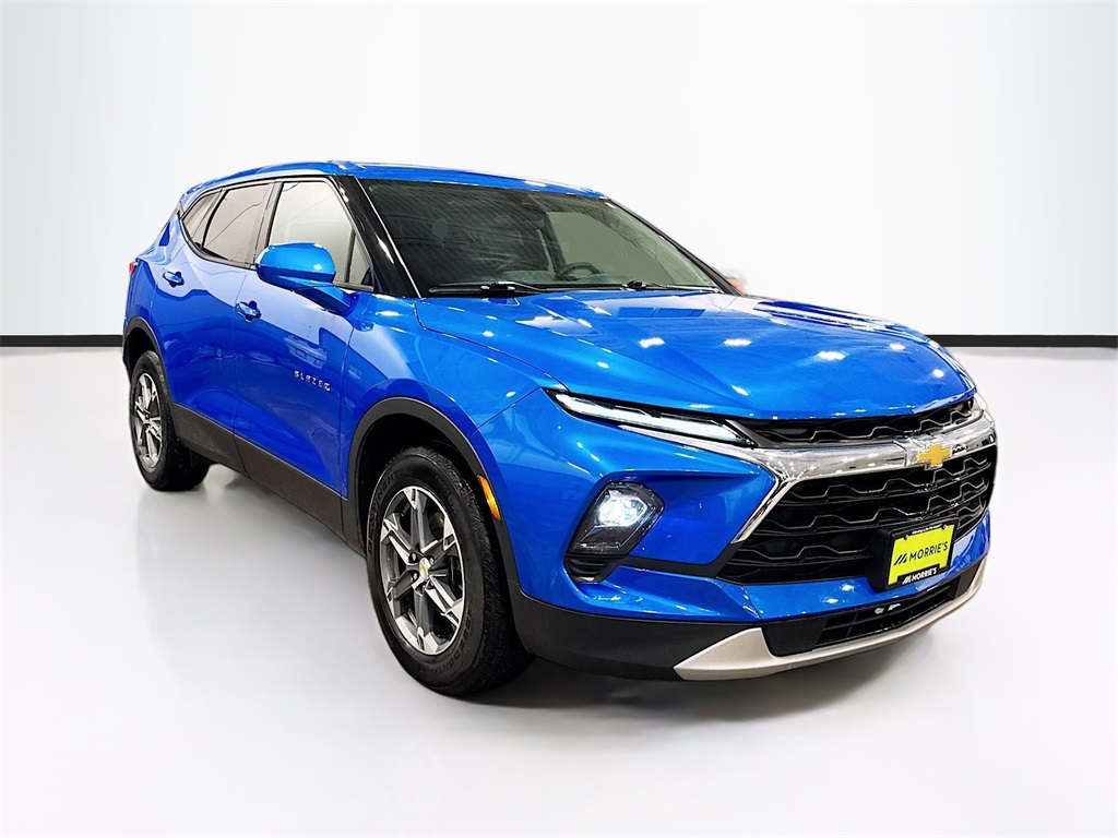 2025 Chevrolet Blazer 2LT photo 3