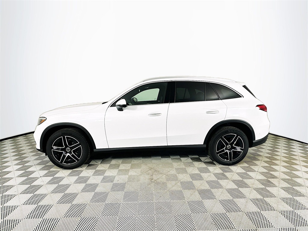 2026 Mercedes Benz GLC 300 4MATIC photo 4