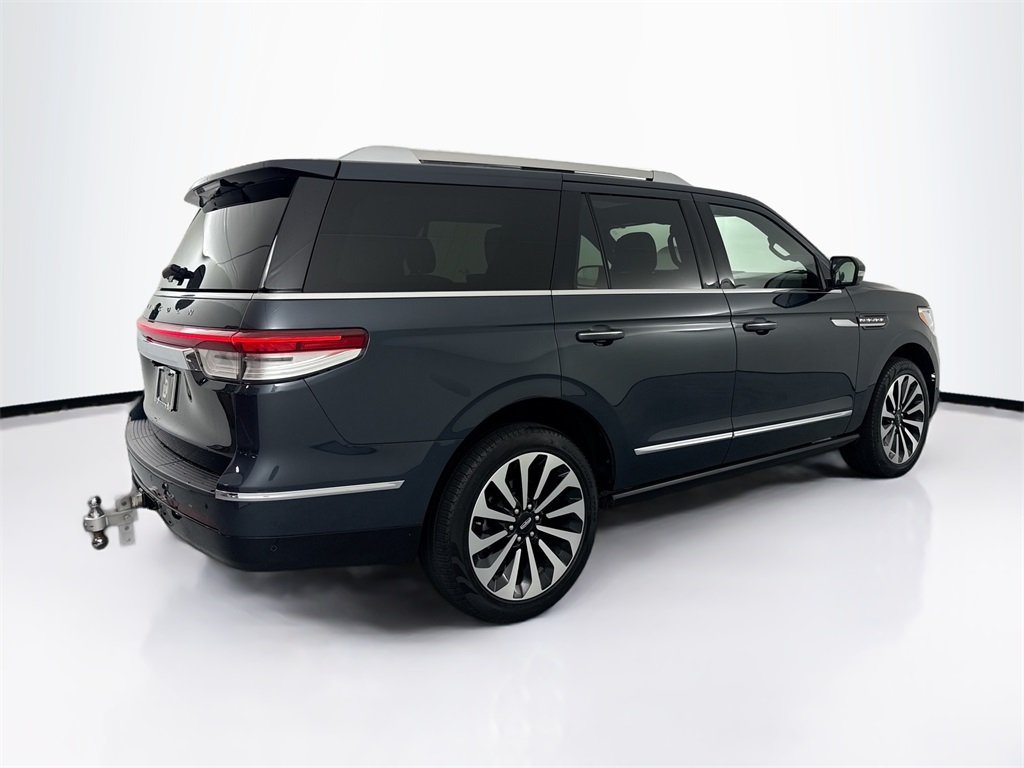 2024 Lincoln Navigator Reserve photo 2