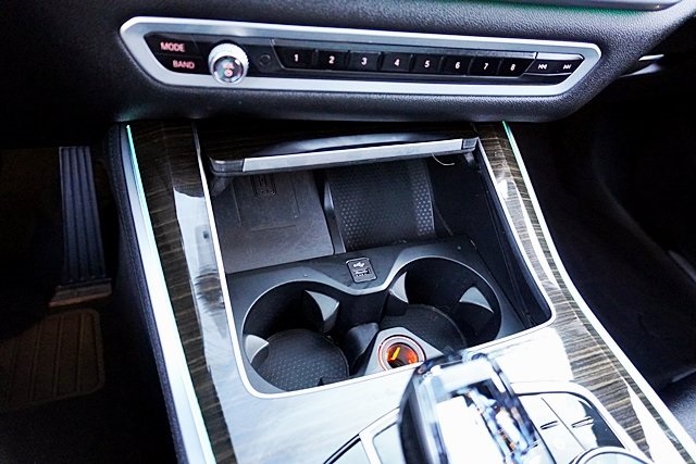 Used 2020 White BMW sDrive40i image 33