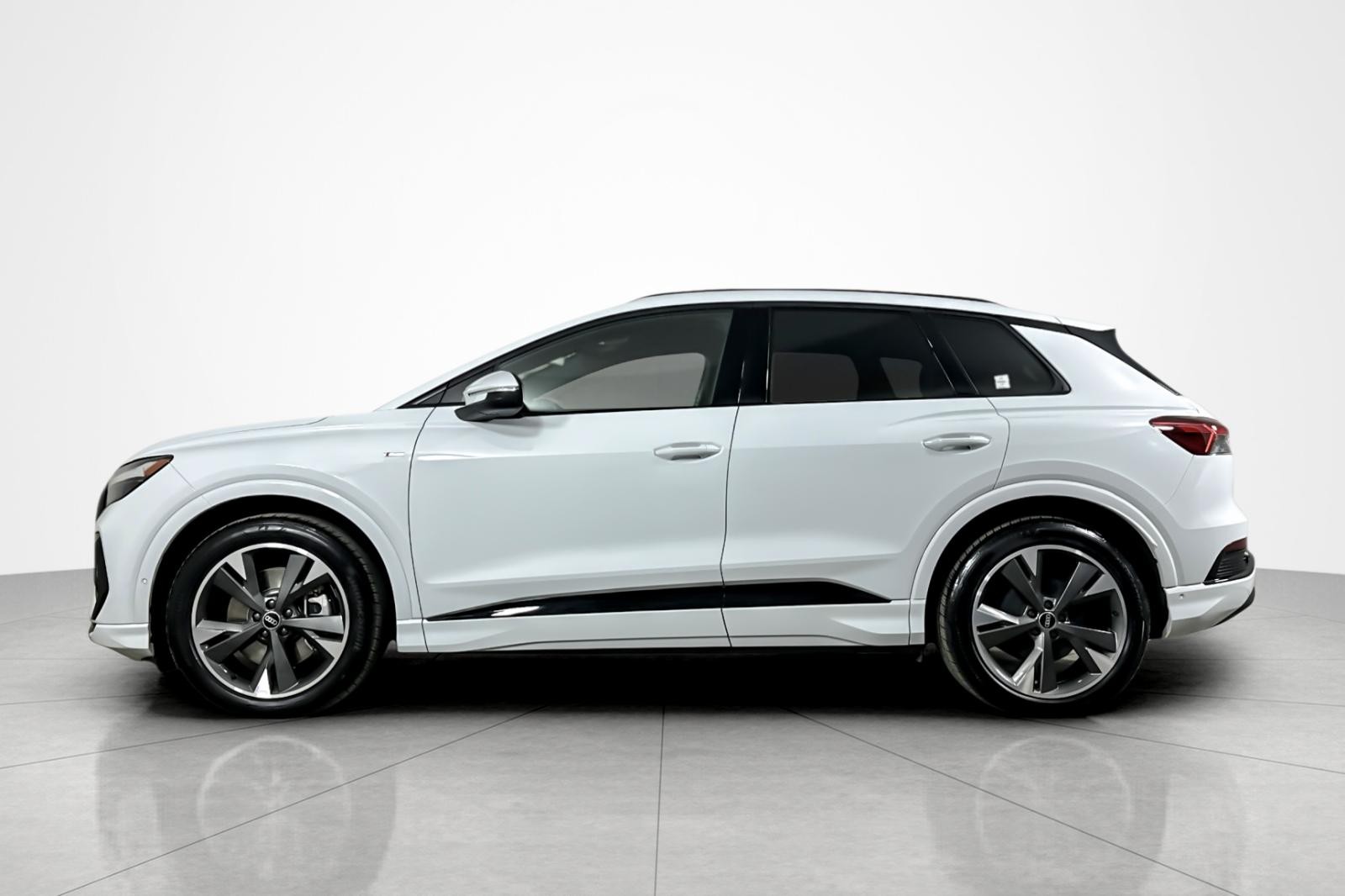 2024 Audi Q4 E-tron Premium Plus 55 photo 2