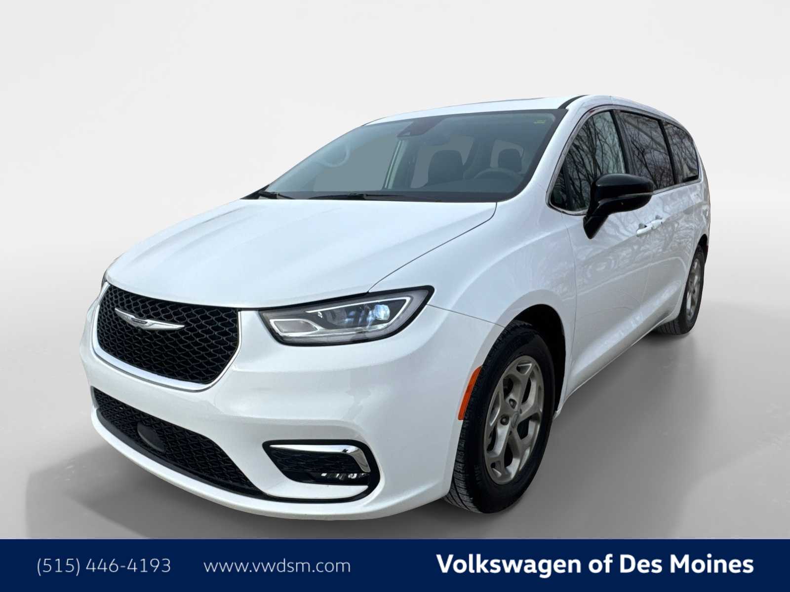 2024 Chrysler Pacifica Limited's photo