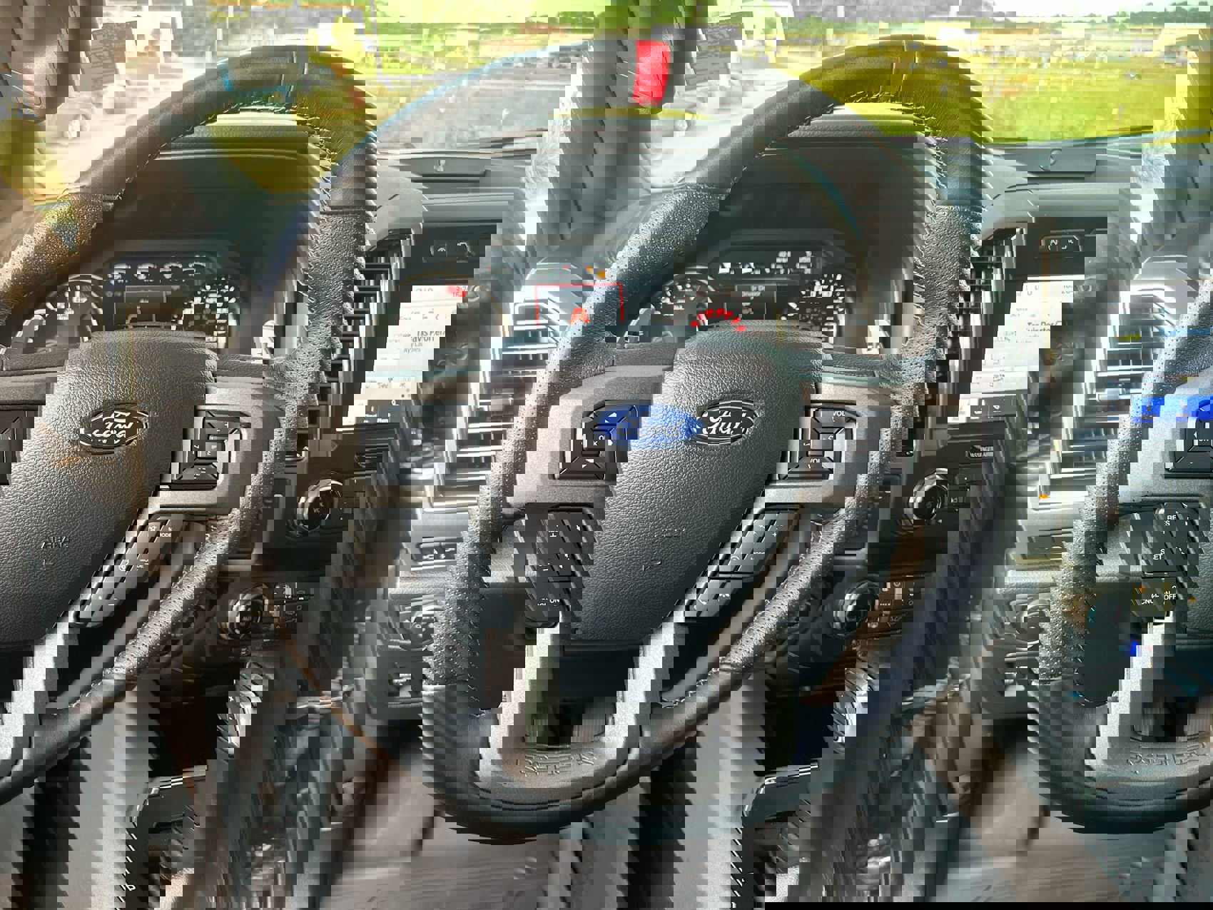 2020 Ford F-150 Raptor photo 13