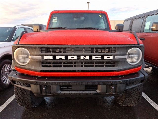 2024 Ford Bronco Black Diamond photo 2