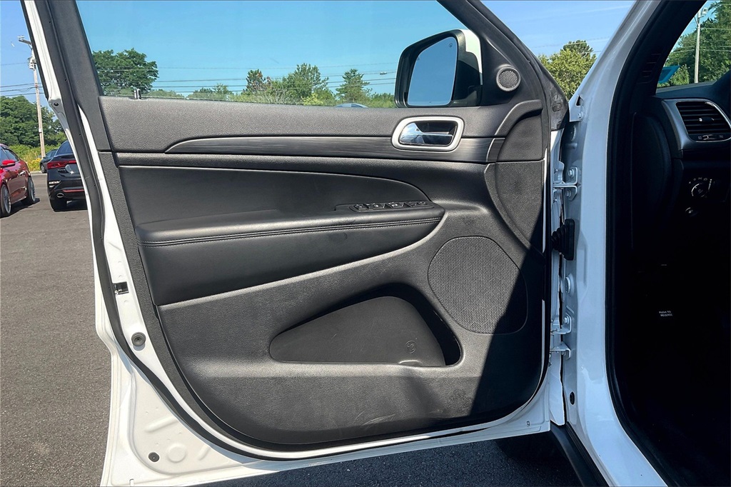 2021 Jeep Grand Cherokee Laredo E photo 9