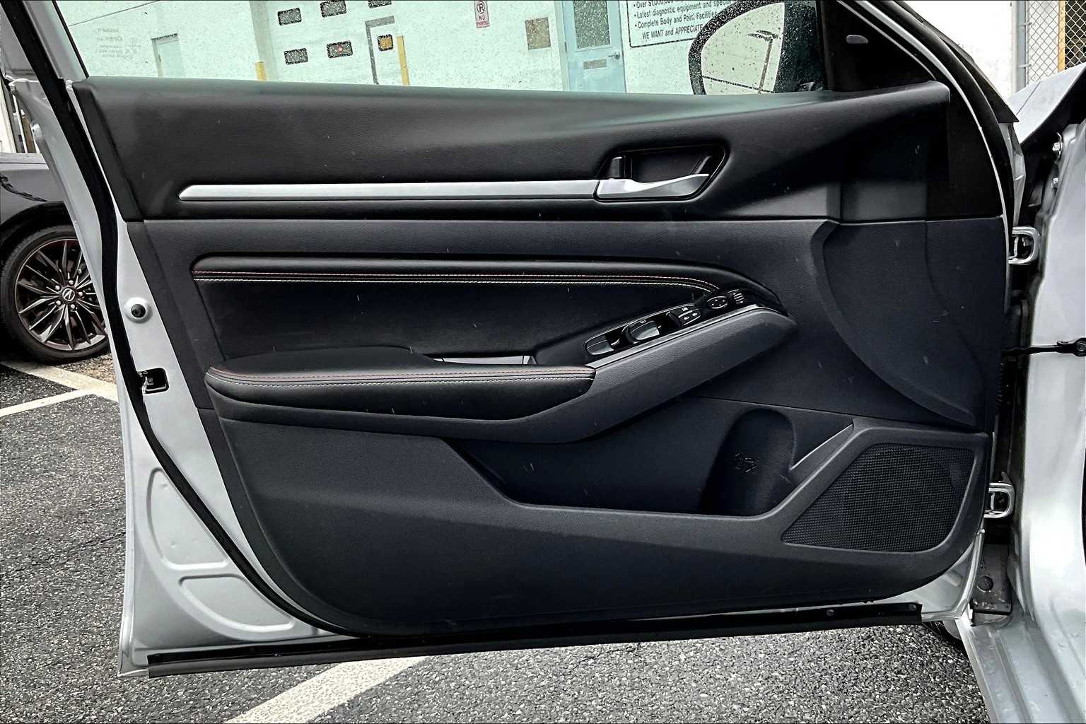 2023 Nissan Altima 2.5 SR photo 20