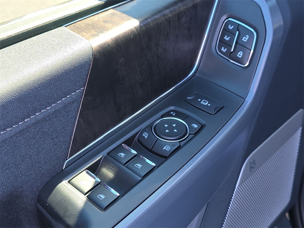 2024 Ford F-250 Lariat photo 12