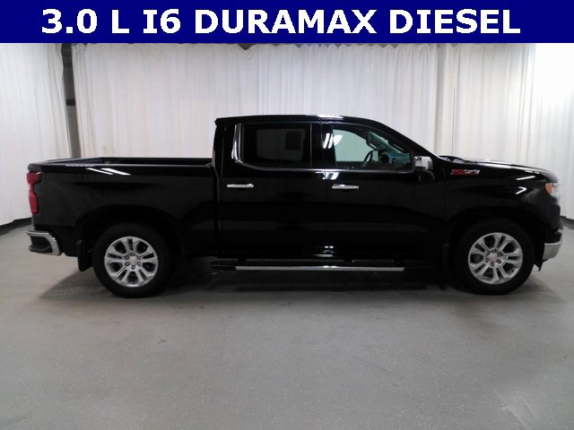2022 Chevrolet Silverado 1500 LTZ photo 3
