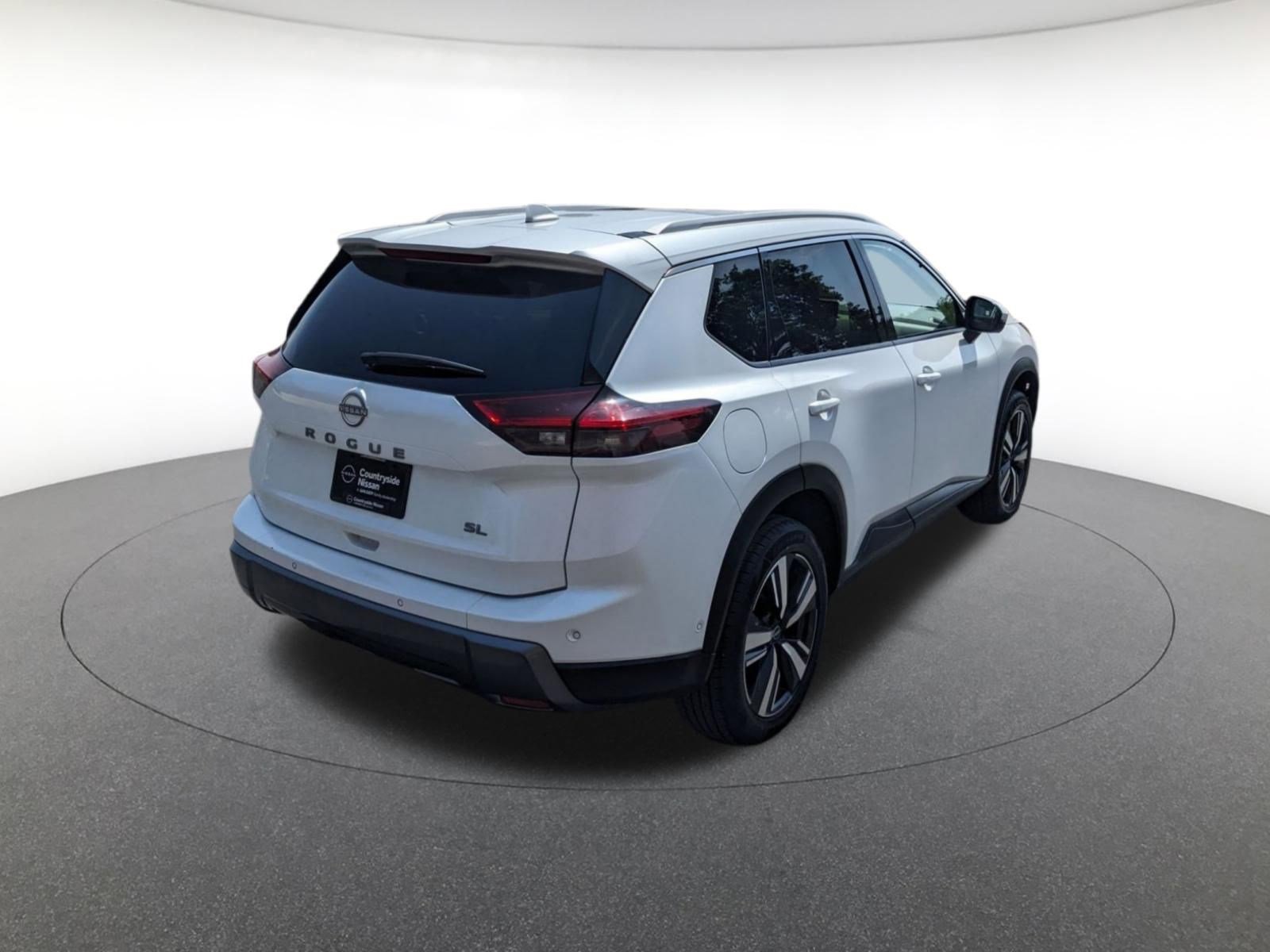 2024 Nissan Rogue SL photo 4