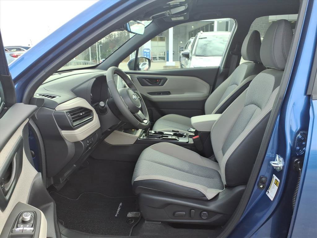 2026 Subaru Forester Premium photo 4