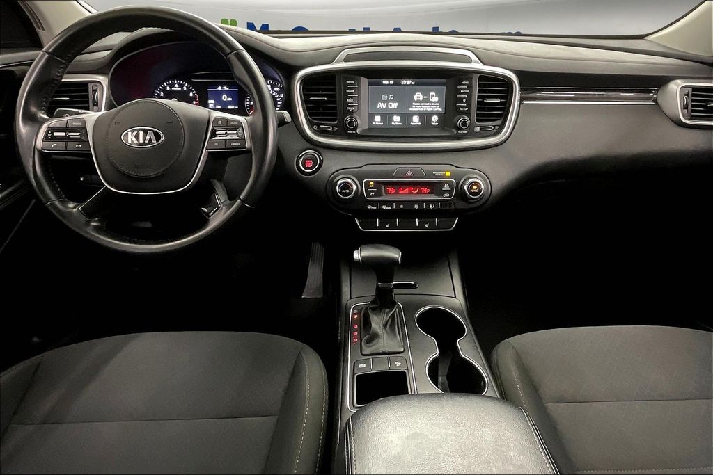 2020 Kia Sorento S photo 15