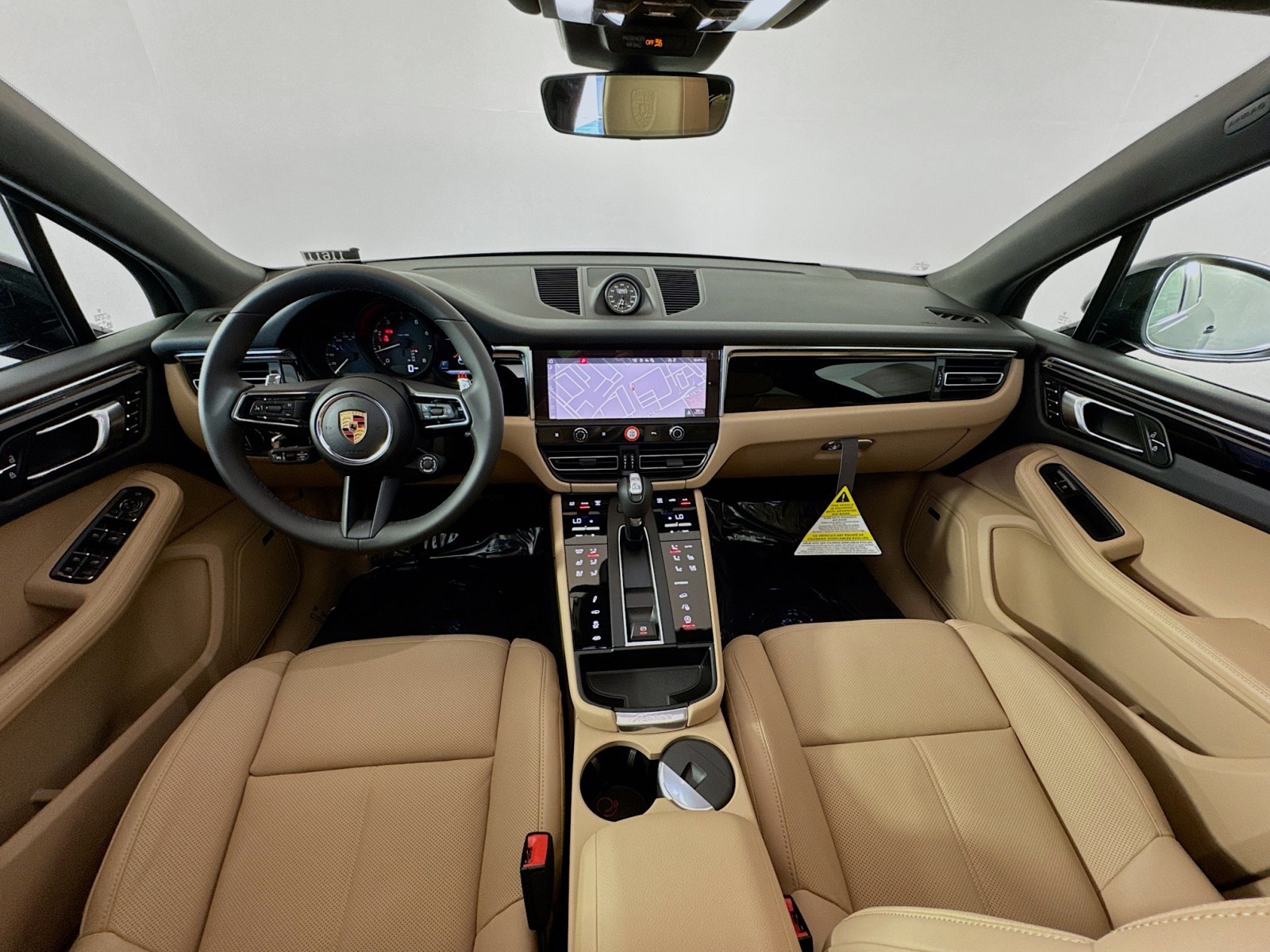 2025 Porsche Macan T photo 21