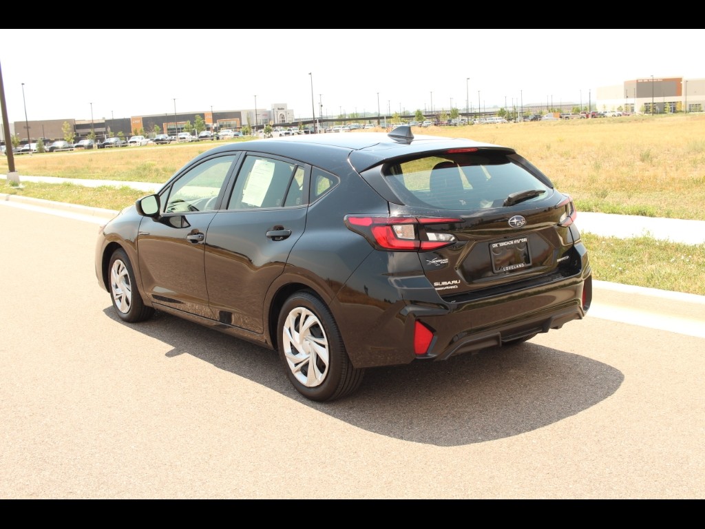 2024 Subaru Impreza Base photo 3