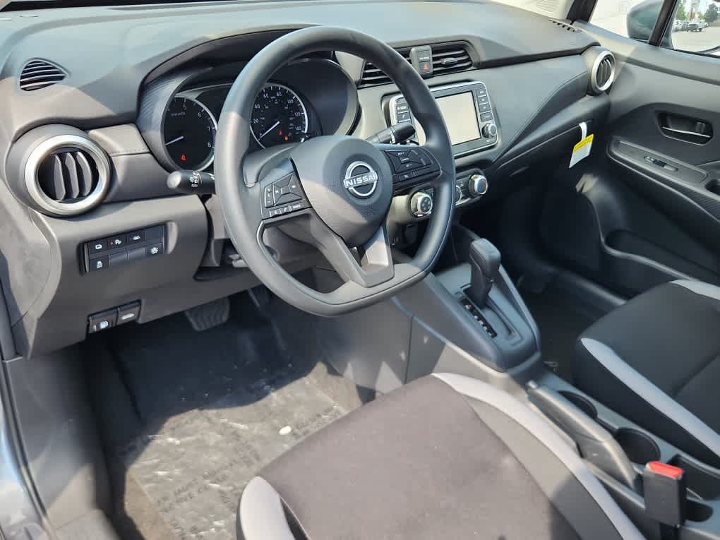 2025 Nissan Versa S photo 11