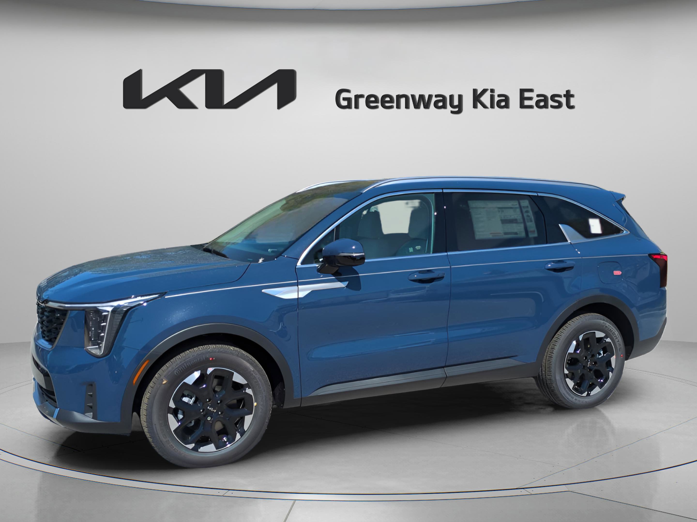 2025 Kia Sorento S photo 2