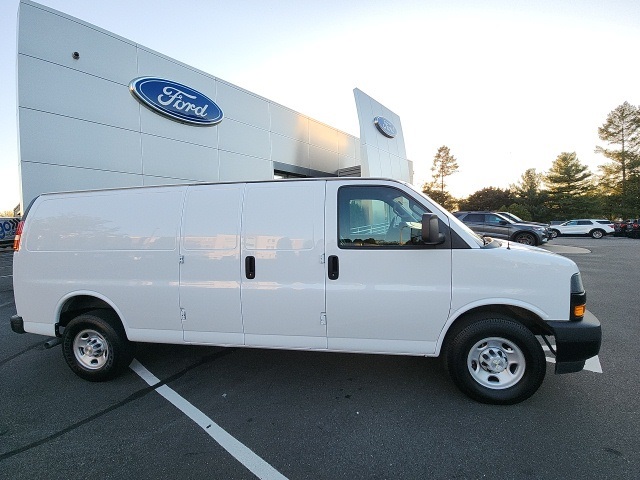 2022 Chevrolet Express 2500 Work Van Cargo photo 2