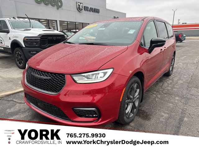 2026 Chrysler Pacifica Select's photo