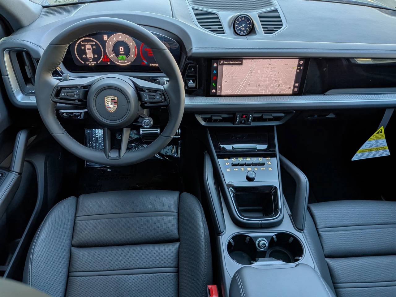 2025 Porsche Cayenne S E-Hybrid photo 18
