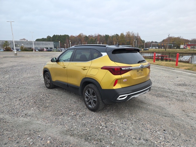 2021 Kia Seltos S photo 3